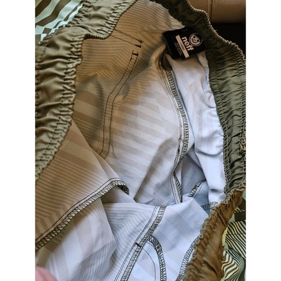 NEFF Swimming Swim Trunks Green Geometric Stripe - Mens Large With Pockets - Picture 9 of 9